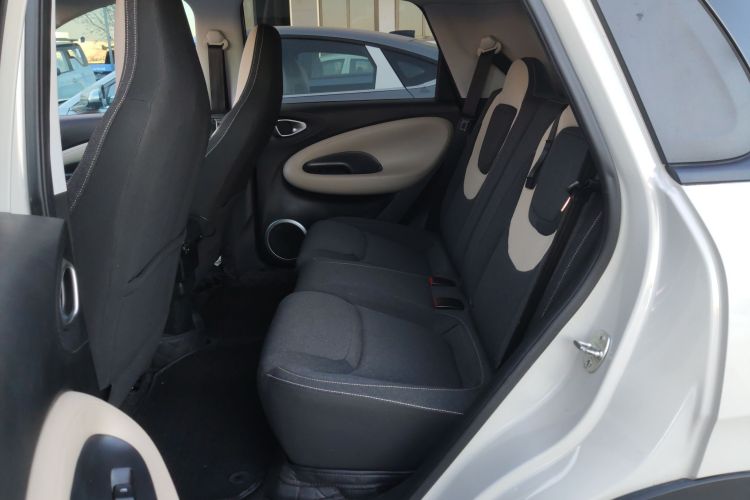 五菱汽车 五菱缤果 2023款 203km 轻享款中控内饰21