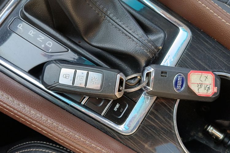 SWM斯威汽车 SWM斯威X7 2017款 1.5T 自动智享型 7座中控内饰11