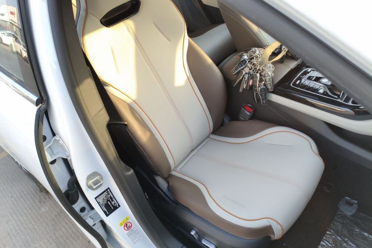 比亚迪 秦PLUS 2024款 荣耀版 DM-i 120KM卓越型局部细节41