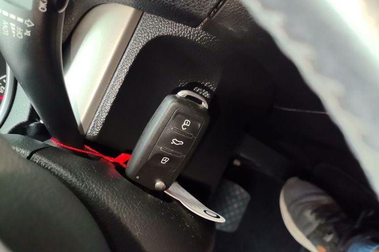 大众 高尔夫 2012款 1.6 自动时尚型中控内饰7001