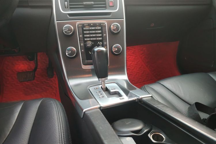 沃尔沃S60(进口) 2011款 2.0T 舒适版中控内饰18