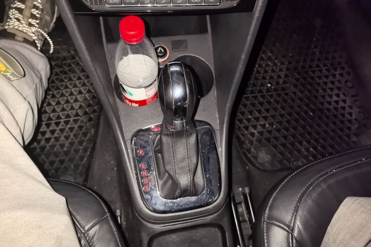 大众 Polo 2011款 1.6L 自动致酷版局部细节18