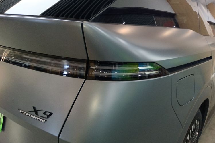 小鹏X9 2025款 星舰版车身外观6006