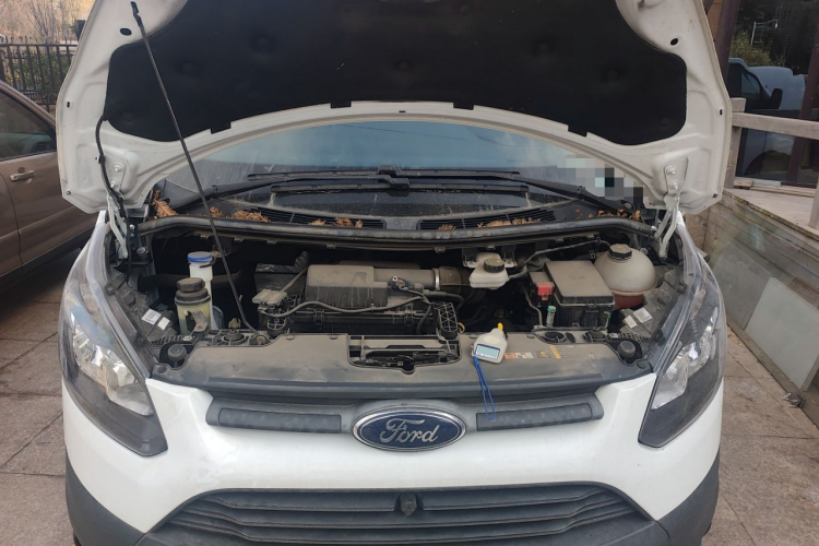 福特 全顺 2019款 2.0T柴油多功能商用车短轴低顶6座国VI局部细节24