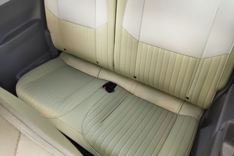 吉利银河 2023款 熊猫mini 200km 灵动熊中控内饰21