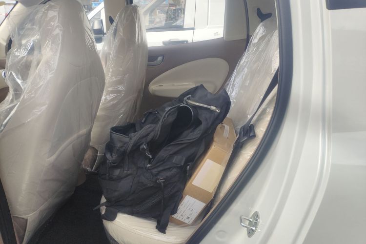 五菱汽车 宏光MINIEV 2025款 四门版 臻享+款中控内饰7004