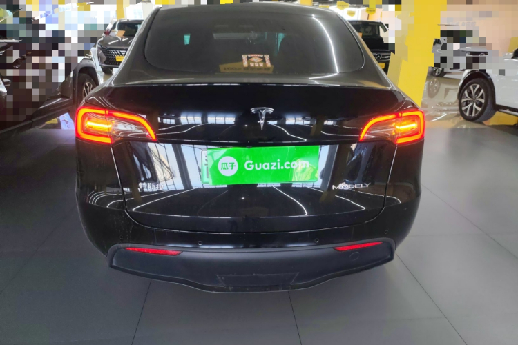 特斯拉 Model Y 2022款 后轮驱动版车身外观6