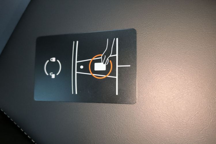 特斯拉 Model 3 2023款 长续航全轮驱动版中控内饰7001