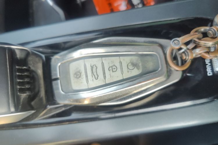 吉利汽车 豪越L 2023款 2.0T DCT尊贵型中控内饰7001