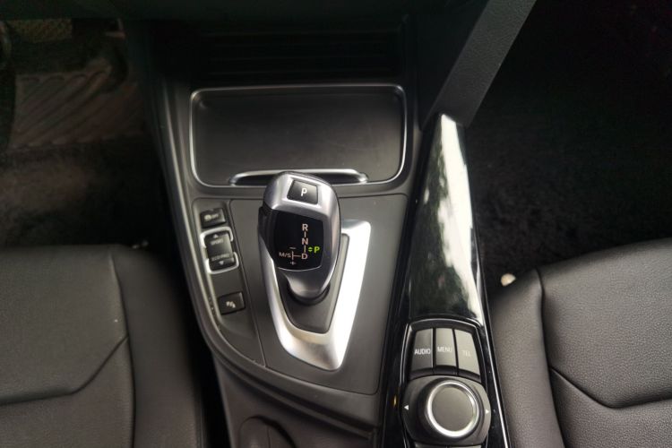 宝马3系 2017款 320Li 时尚型中控内饰18