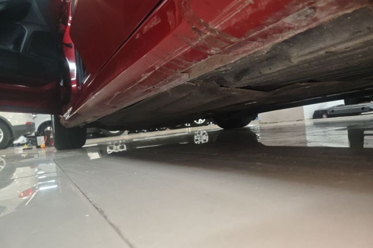 福特 福克斯 2020款 三厢 1.5L 自动锋跃型机舱底盘30