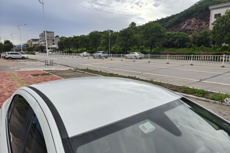 标致308 2014款 乐享版 经典 1.6L 自动优尚型局部细节57