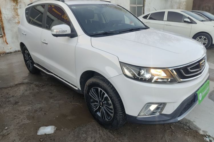 吉利汽车 远景X6 2016款 1.8L 手动尊贵型车身外观3