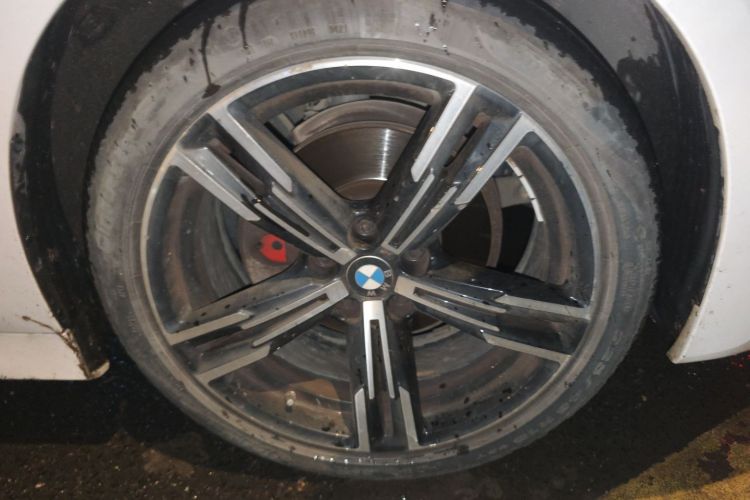 宝马3系 2022款 325i M运动套装车身外观10