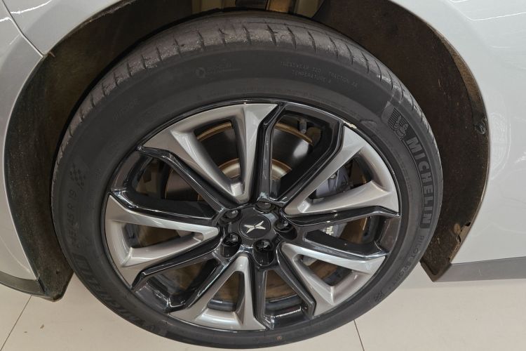 小鹏P7 2022款 480G+车身外观6001