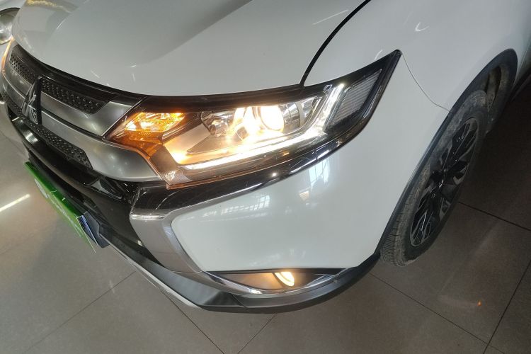 三菱 欧蓝德 2020款 2.0L 两驱畅享版 5座局部细节36