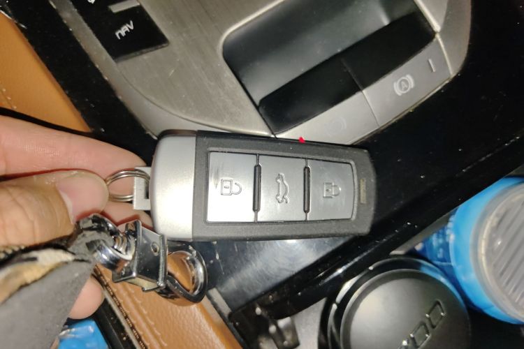 众泰T700 2017款 1.8T 双离合尊贵型中控内饰7001