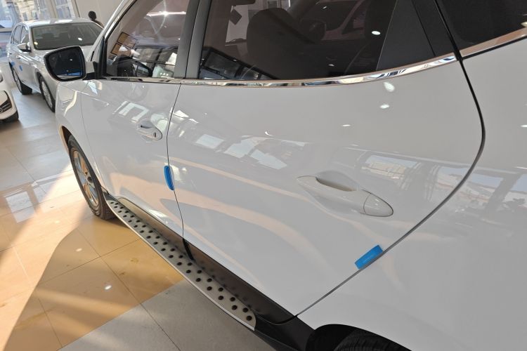 北京现代ix35 2015款 2.0L  手动两驱舒适型 国IV车身外观4