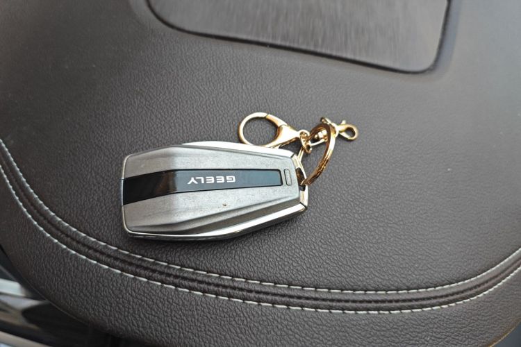 吉利汽车 嘉际 2021款 1.8TD DCT豪华型中控内饰7001