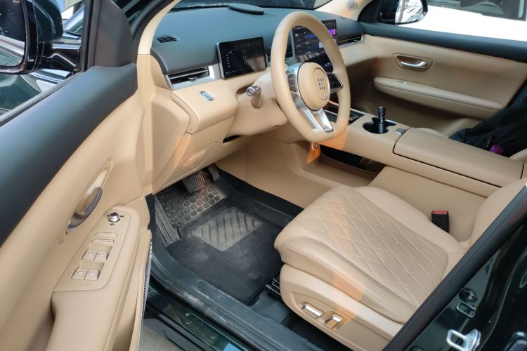 蓝电E5 PLUS 2026款 165km 长续航先享版Ultra 7座中控内饰7003