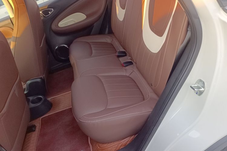 五菱汽车 五菱缤果 2023款 333km 悦享+款中控内饰7004