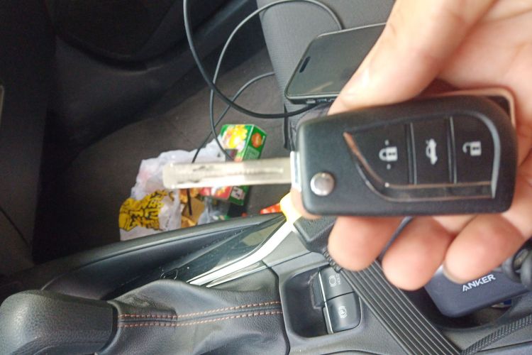 丰田 雷凌 2023款 TNGA 1.5L CVT进取版中控内饰11