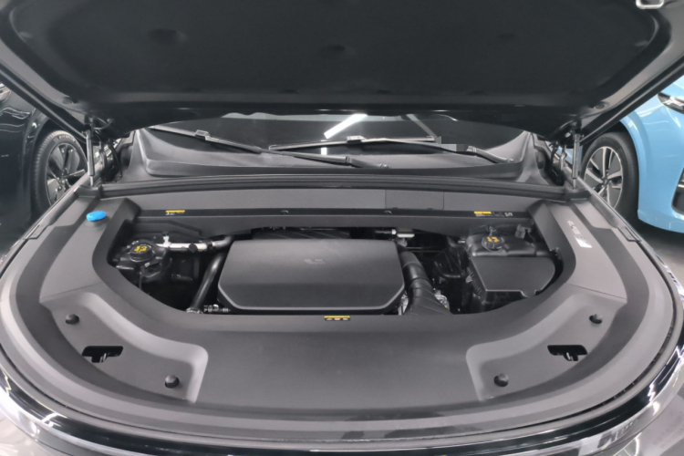 理想汽车 理想L8 2024款 Max机舱底盘24