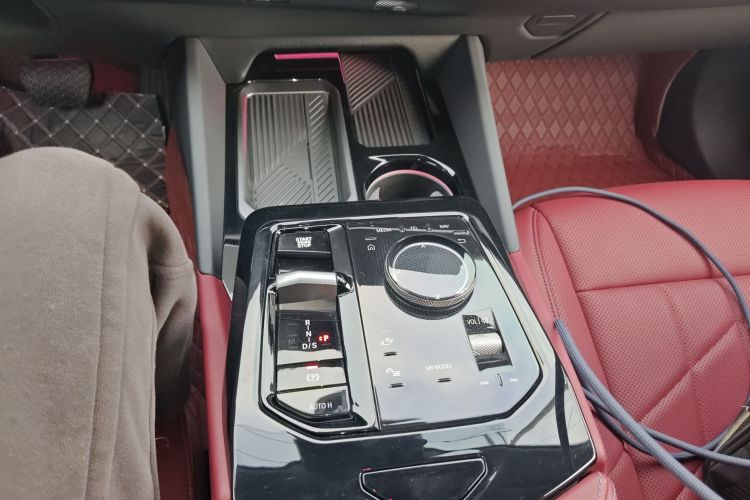 宝马5系 2024款 525Li 豪华套装中控内饰18