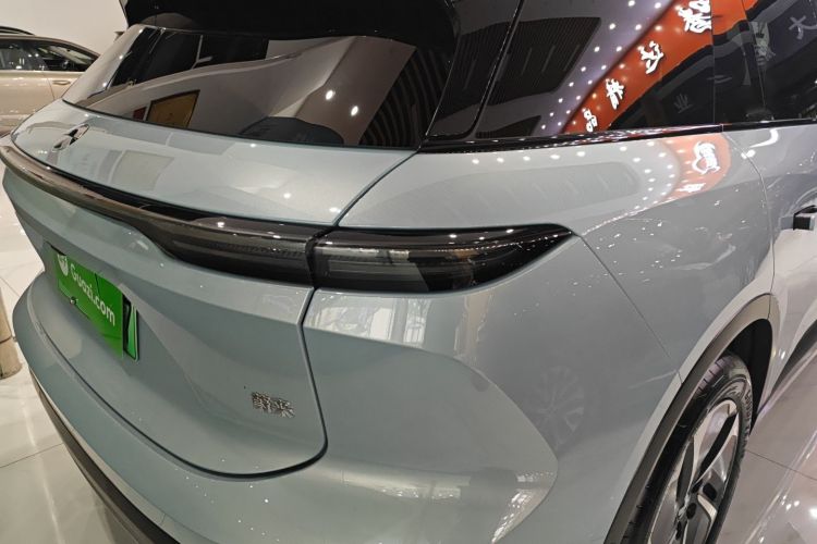 蔚来ES6 2024款 75kWh车身外观9