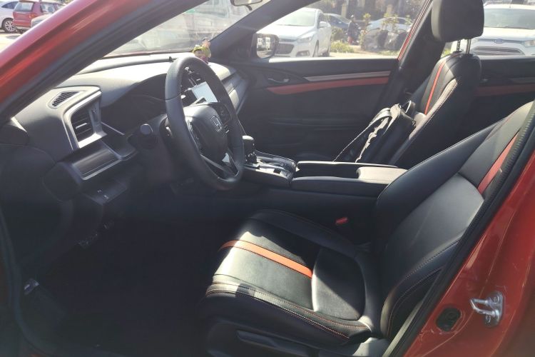 本田 思域 2021款 HATCHBACK 220TURBO CVT潮酷控局部细节19