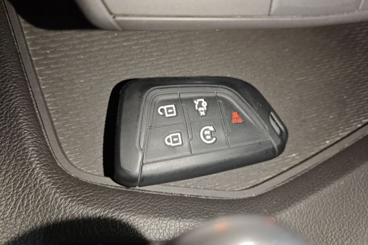 凯迪拉克CT4 2020款 28T 时尚型中控内饰11