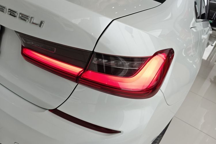 宝马3系 2022款 325Li M运动套装车身外观6006