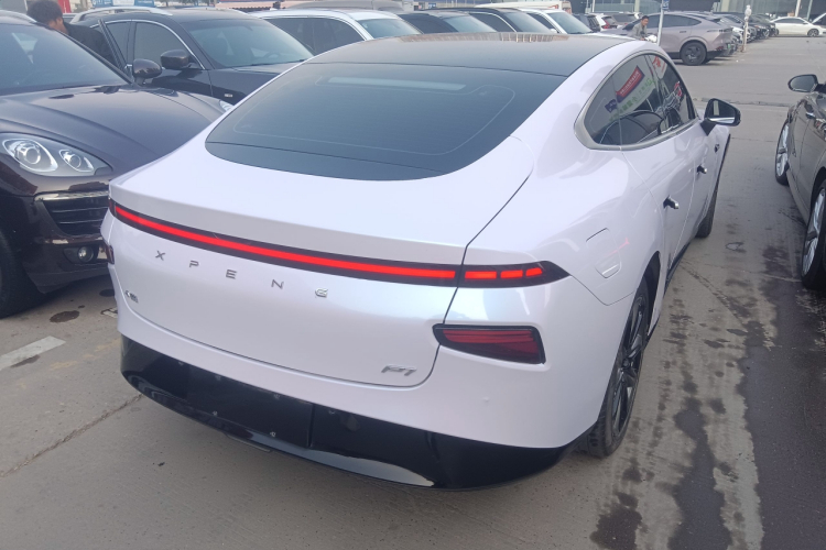 小鹏P7 2022款 480G+车身外观6005