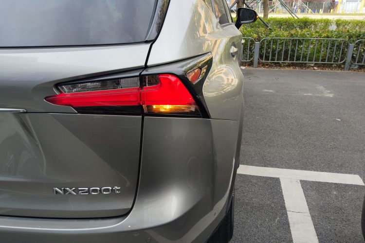 雷克萨斯NX 2015款 200t 全驱 锋尚版车身外观6006