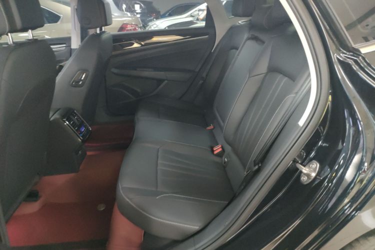 大众 帕萨特 2025款 出众款 380TSI 星空龙腾版中控内饰7004