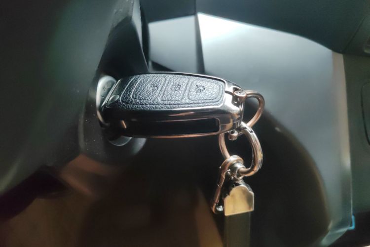 福特 翼虎 2017款 EcoBoost 180 两驱虎跃型中控内饰7001