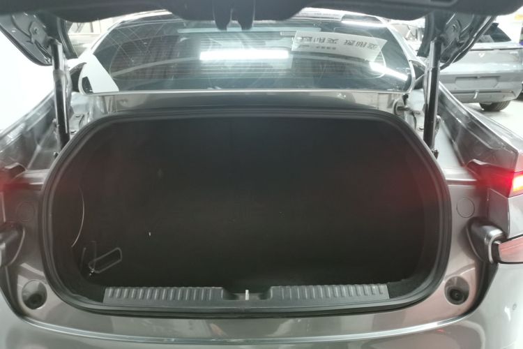 小鹏P7 2020款 670N机舱底盘23