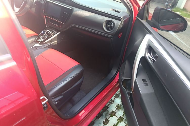 丰田 雷凌双擎E+ 2019款 1.8PH GS E-CVT精英天窗版局部细节9005