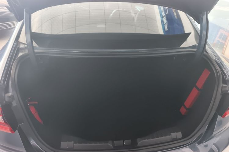 福特 福睿斯 2021款 1.5L 自动钻石版机舱底盘23