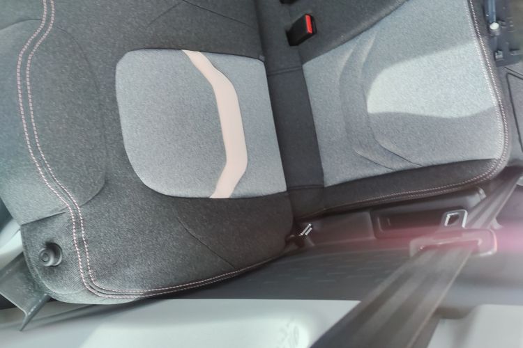 奇瑞新能源 QQ冰淇淋 2022款 120km 甜筒 磷酸铁锂中控内饰7006