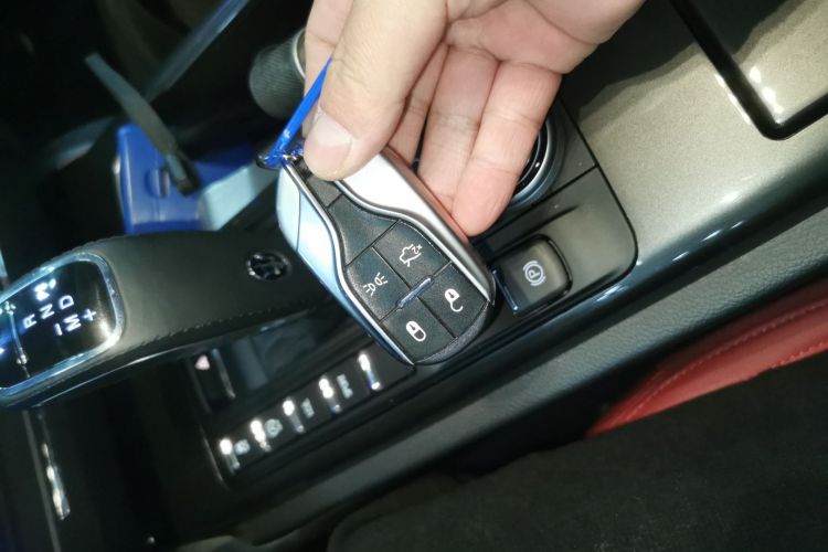 玛莎拉蒂 Ghibli 2020款 3.0T 标准版中控内饰11