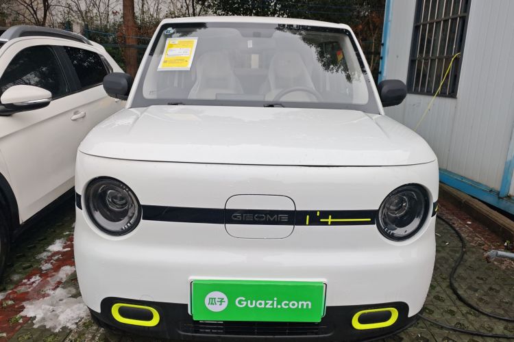 吉利银河 熊猫 2025款 210km 元气熊车身外观2