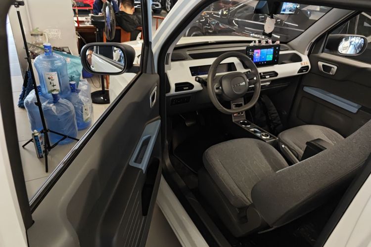 吉利银河 2023款 熊猫mini 200km 灵动熊中控内饰20