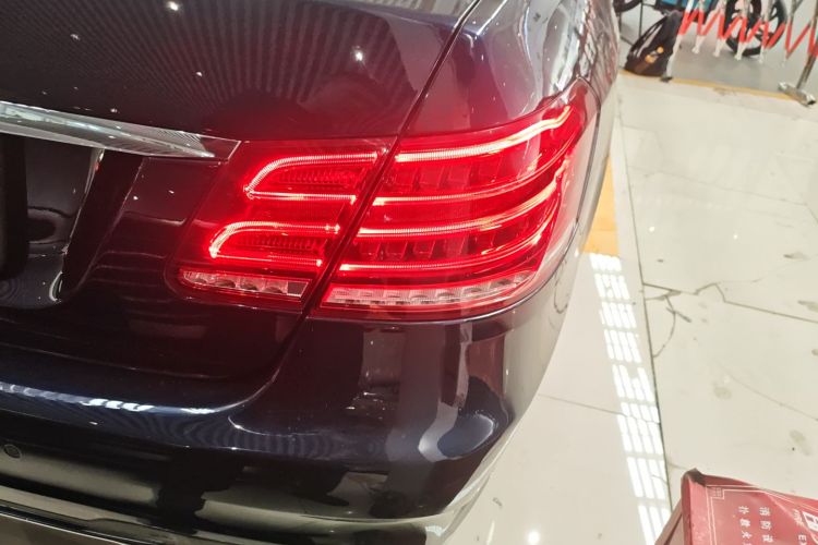 奔驰E级 2015款 E 260 L 运动豪华型车身外观6001