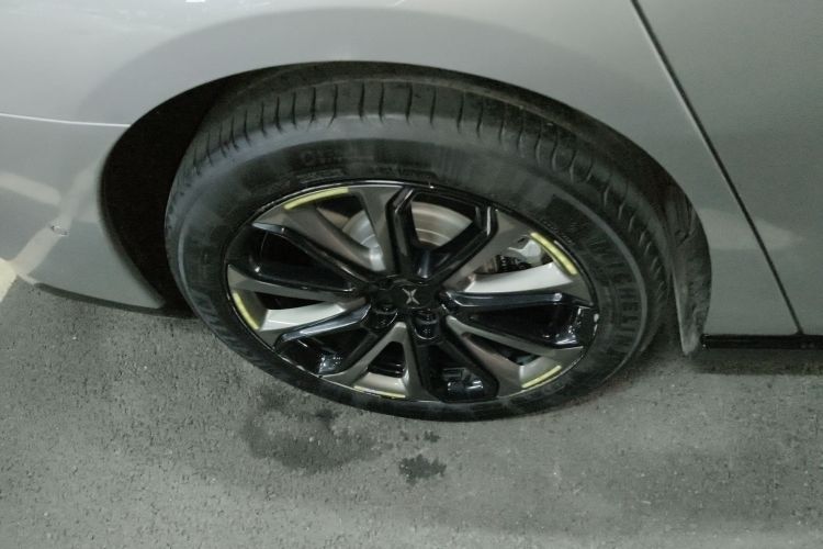 小鹏P7 2022款 670N+车身外观6008