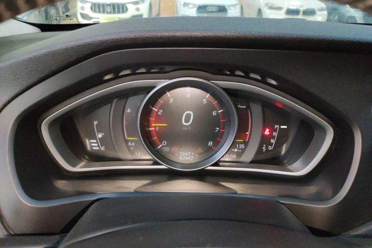 沃尔沃V40 2017款 T4 智雅版中控内饰14