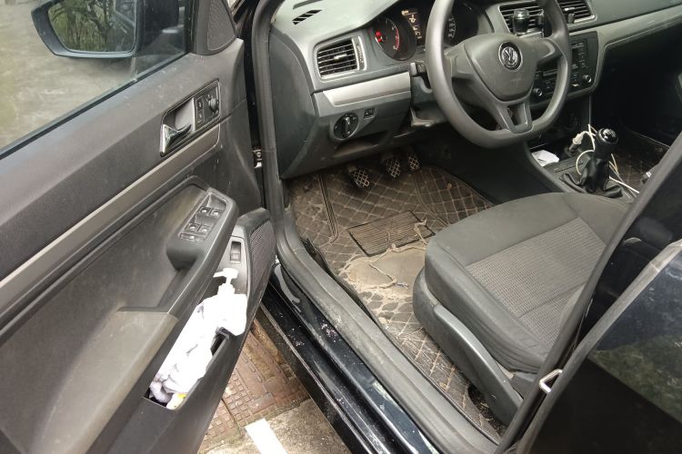 大众 朗逸 2017款 1.6L 手动风尚版中控内饰20