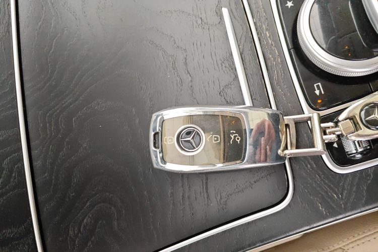 奔驰C级 2015款 C 200 L 运动型中控内饰7001