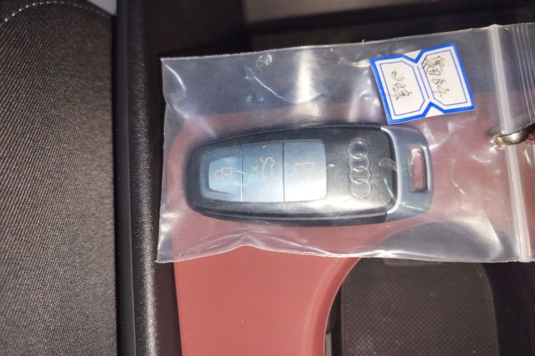 奥迪Q4 e-tron 2024款 40 e-tron 创境版中控内饰11