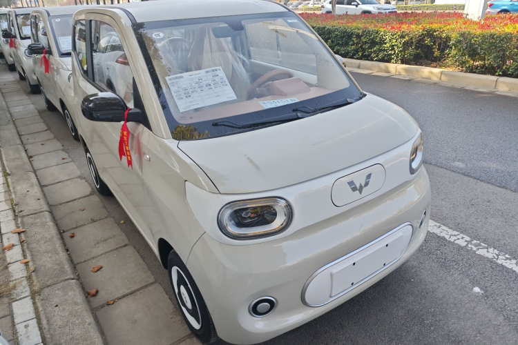 五菱汽车 宏光MINIEV 2024款 第三代 215km 青春版车身外观3